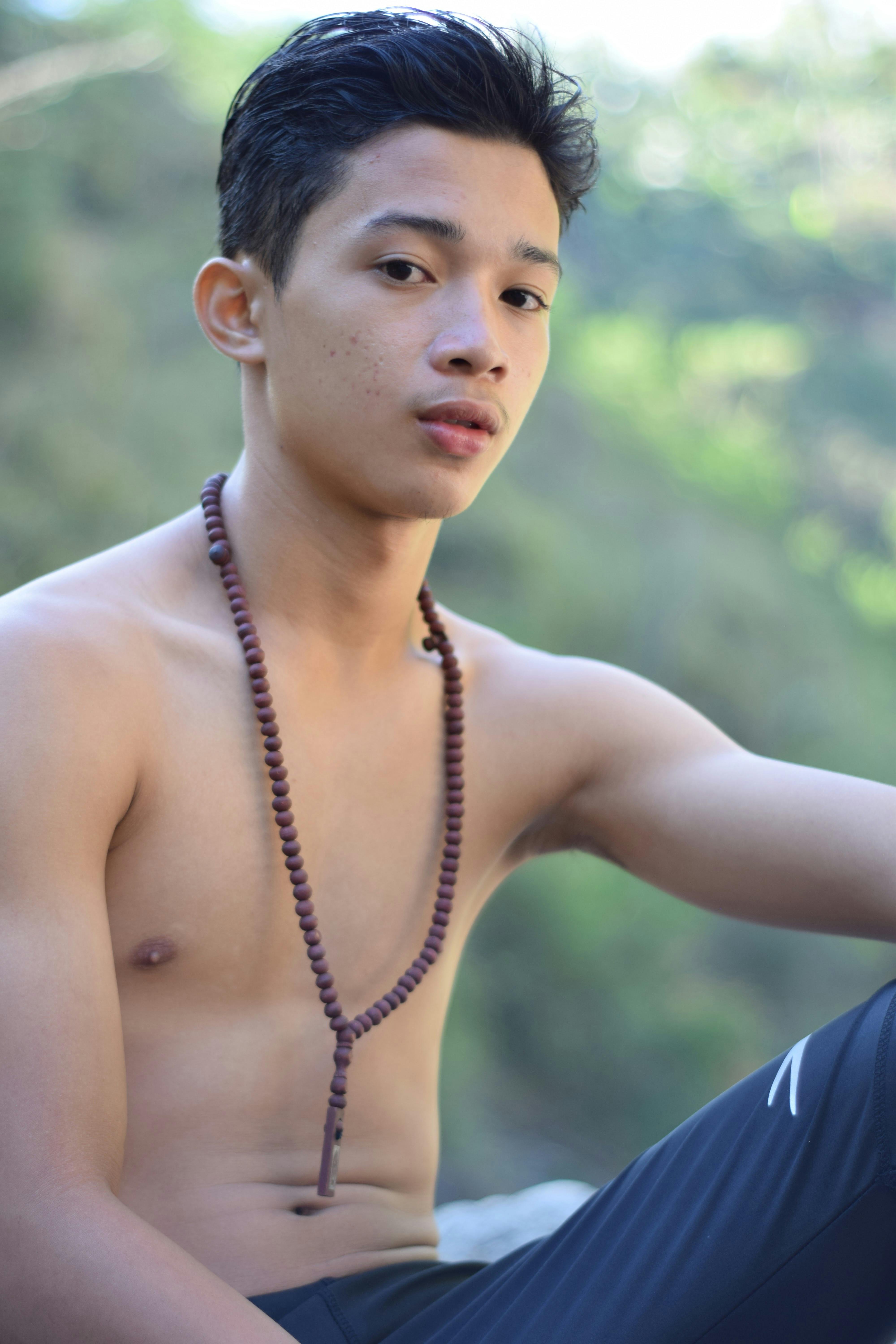 Zapatillas de pádel desgastadas mostrando señales de que necesitan ser reemplazadas